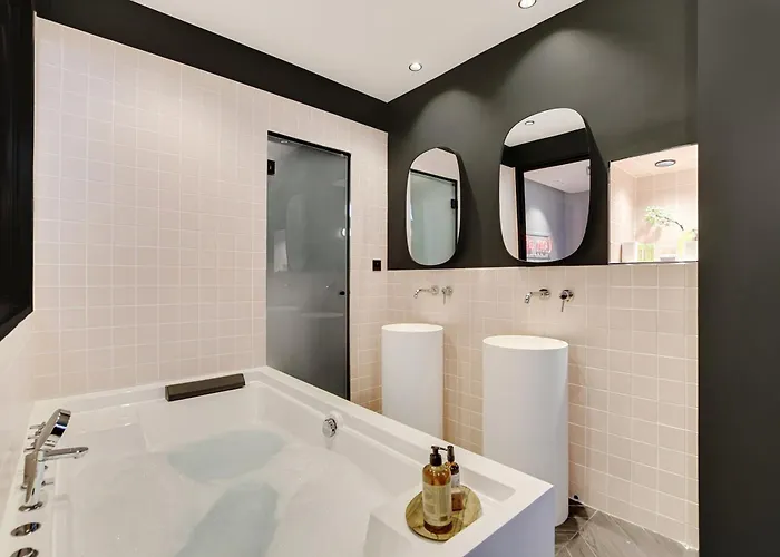 Magnifique 2p Avec Jacuzzi Et Cinema Paris